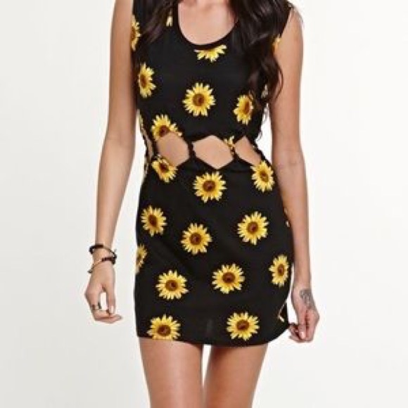 Kendall & Kylie Sunflower Dress - Picture 1 of 3